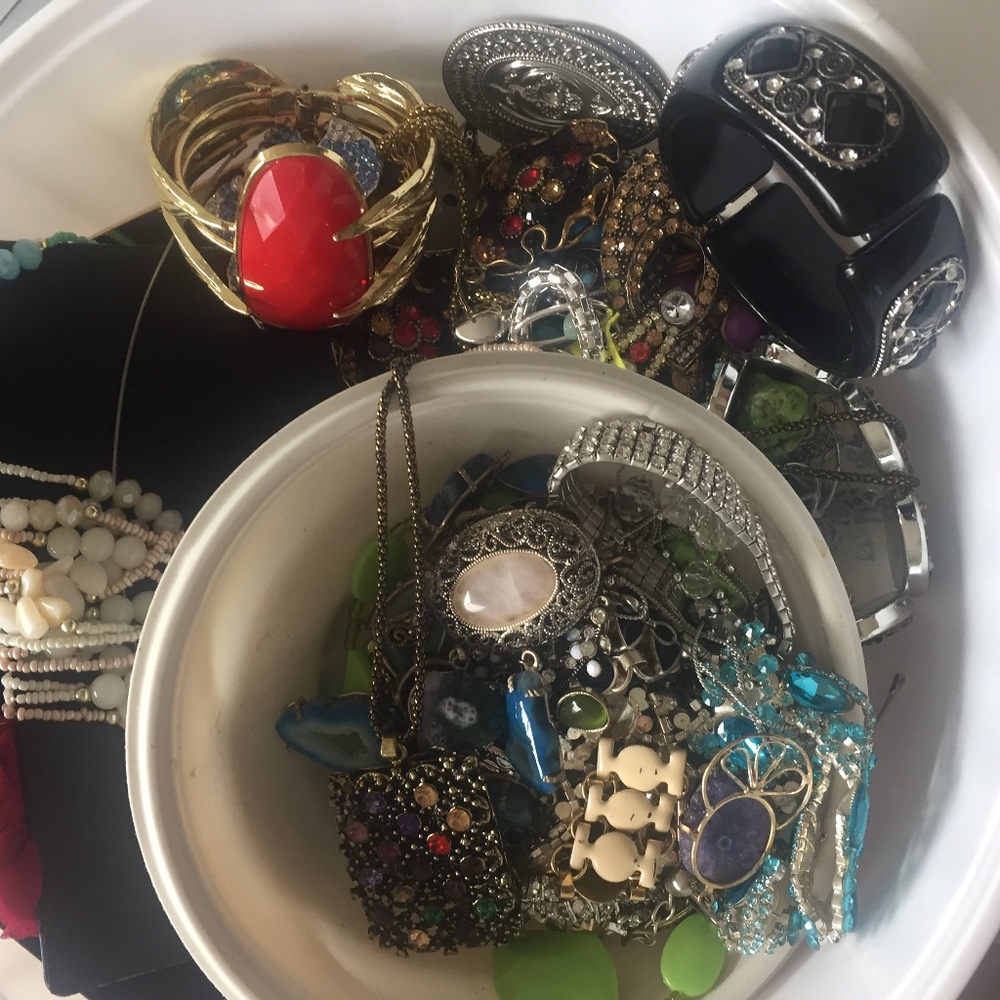 Jewelry lot 2 pounds good necklace earrings bracelet pendants